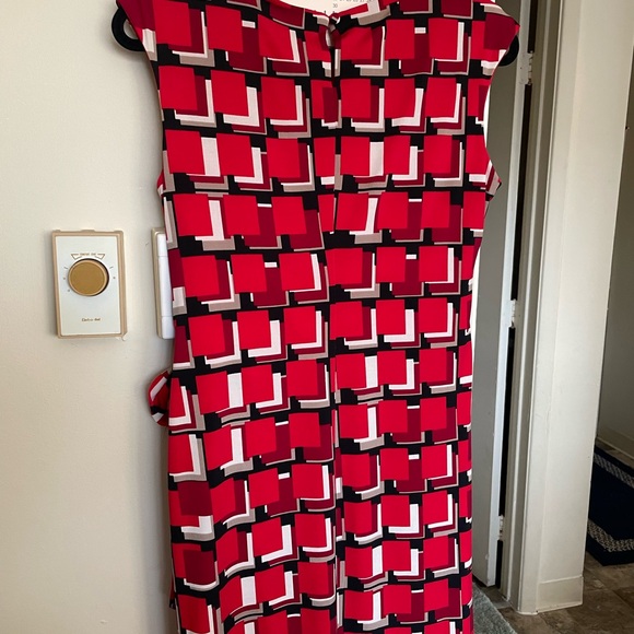 R&K Red and Black Geometric Midi Dress - Picture 7 of 11
